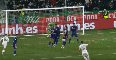 大谷翔平在 2024 年初宣布将其自传部分收益捐献给日本青少年棒球基金